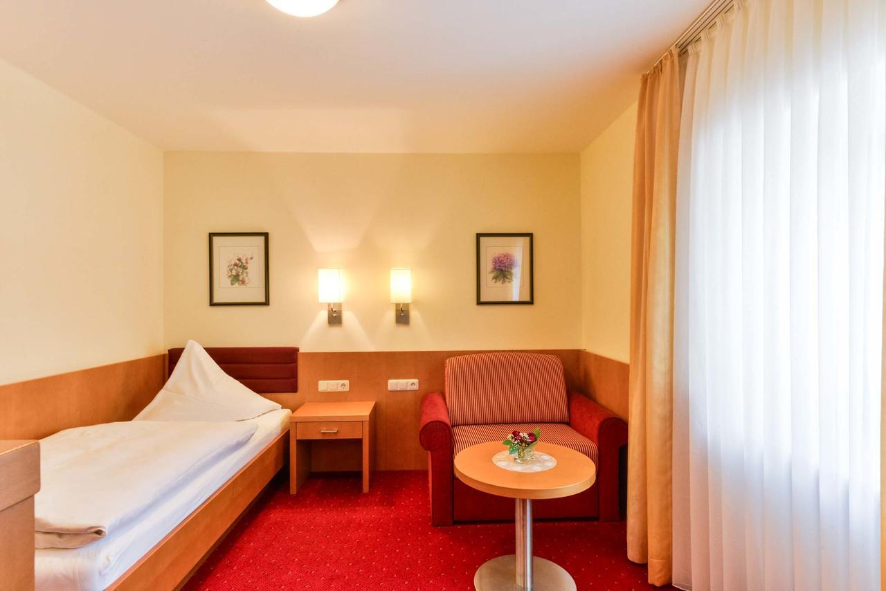 Hotel Sixt Rohr in Niederbayern Екстер'єр фото